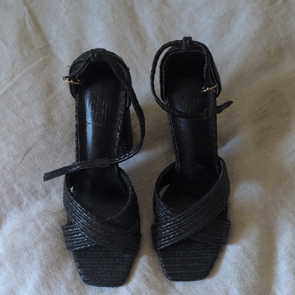 House of Harlow 1960 Black Strappy Heels